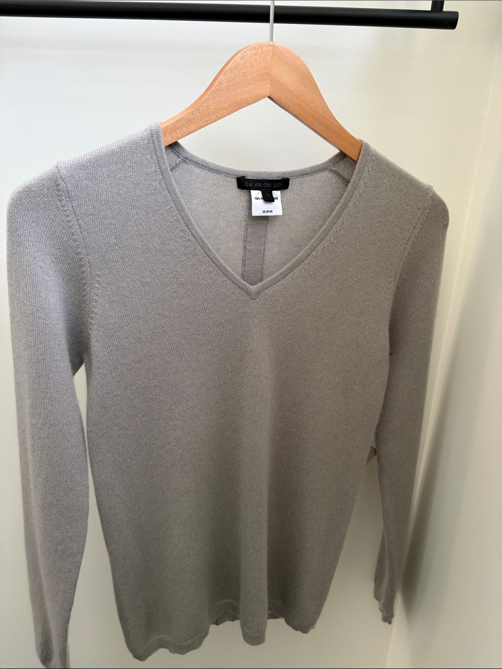 Final Price- No Offers! Ca Va de Soi Cashmere V-Neck Gray Sweater- Size Small